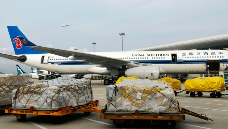 跨境电商需求骤降，中国至美货运包机纷纷取消（国际空运包机取消原因有哪些）
